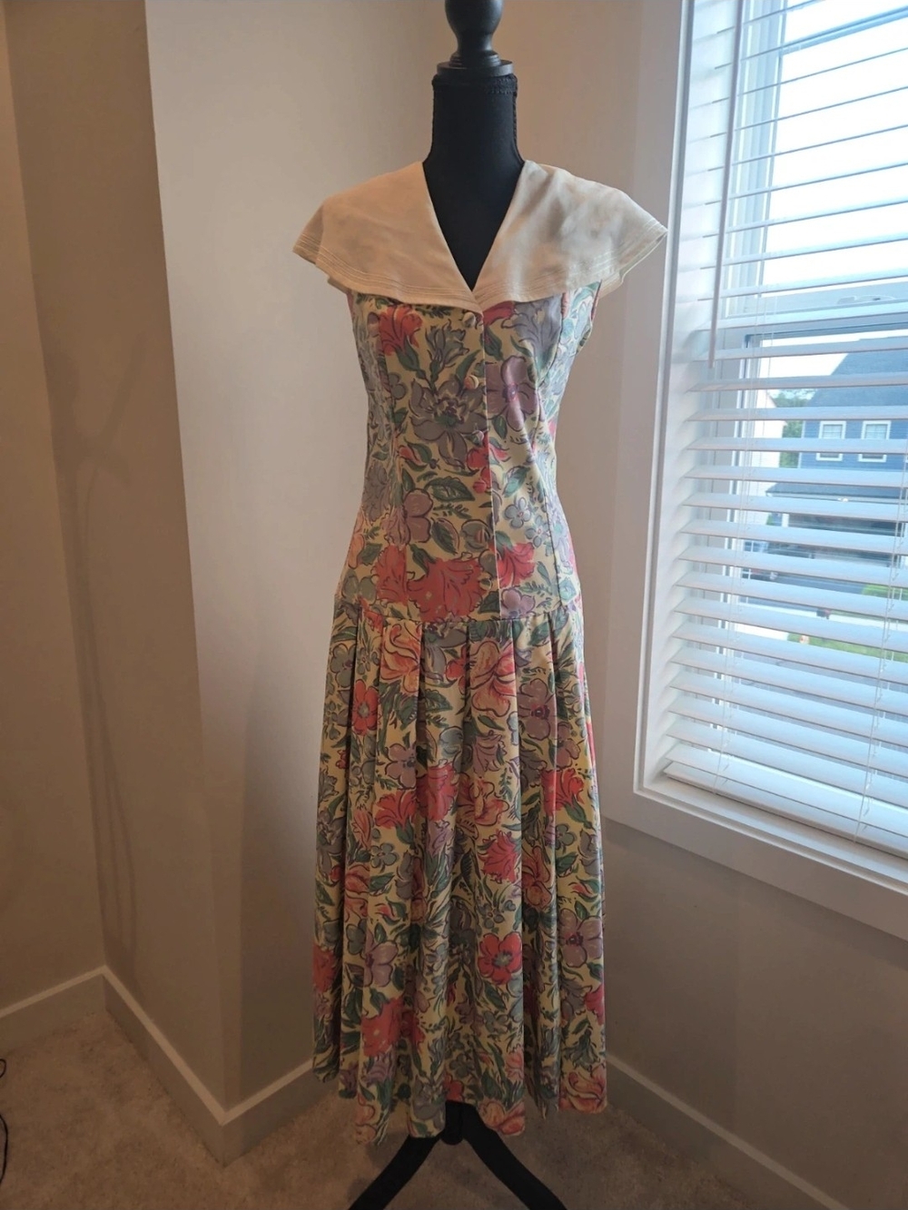 Laura Ashley Floral Maxi Dress in Green, Pink  Cream Size 8  Cottagecore (D11)